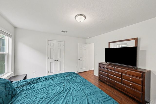 9825 Overlook Cyn, San Antonio, TX 78245