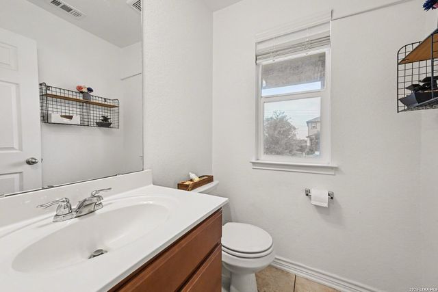 9825 Overlook Cyn, San Antonio, TX 78245