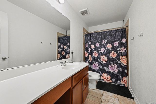 9825 Overlook Cyn, San Antonio, TX 78245