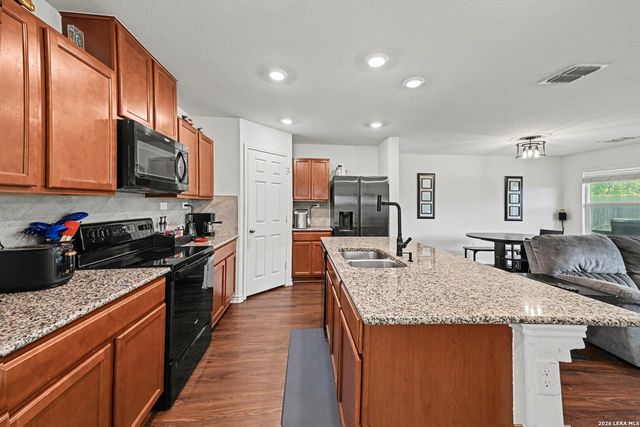 9825 Overlook Cyn, San Antonio, TX 78245