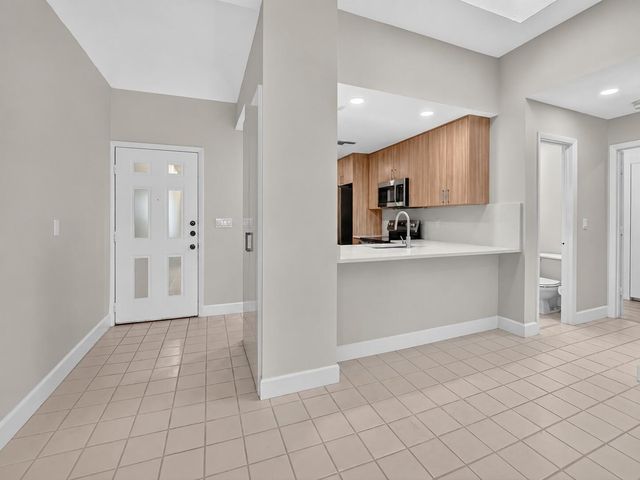 7460 La Paz Boulevard 304, Boca Raton, FL 33433