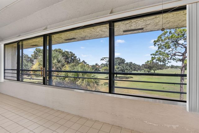 7460 La Paz Boulevard 304, Boca Raton, FL 33433