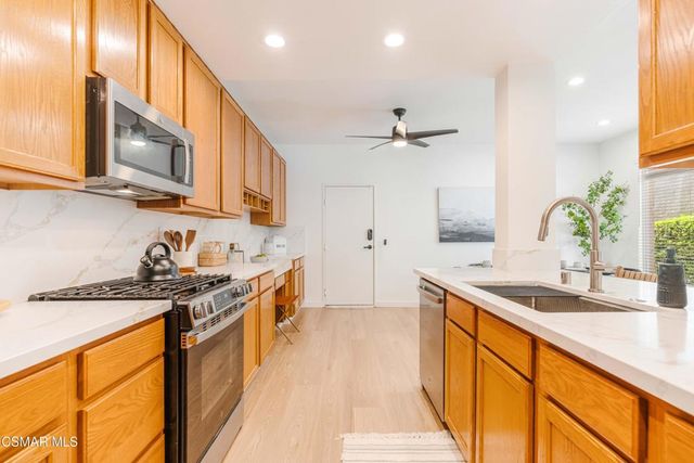 530 Sonata Way C, Simi Valley, CA 93065