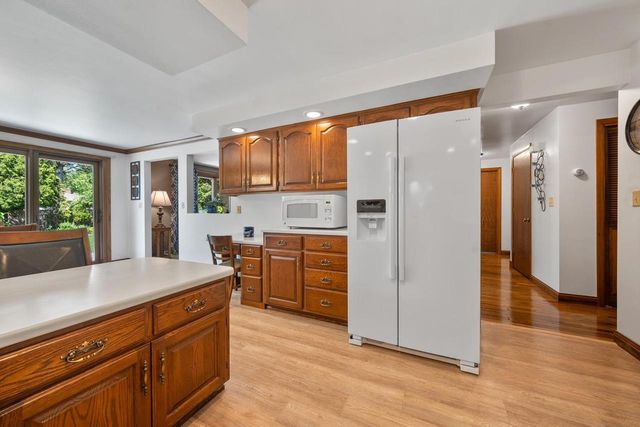 230 ARBOR LANE, Green Bay, WI 54301