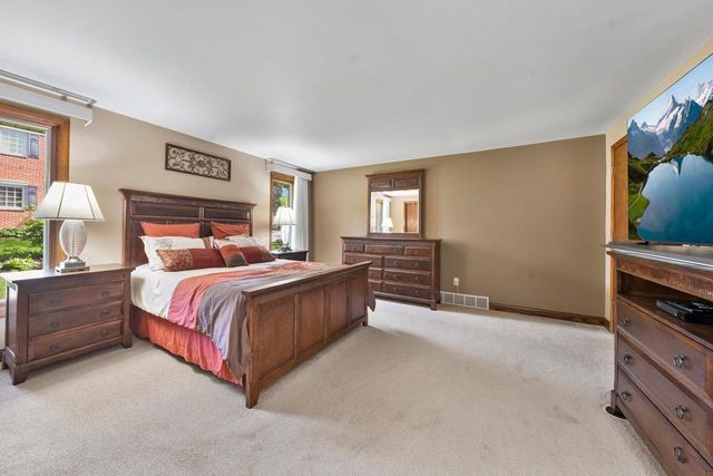 230 ARBOR LANE, Green Bay, WI 54301