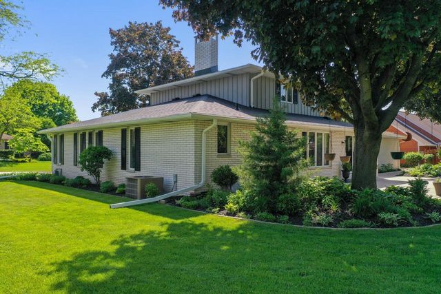 230 ARBOR LANE, Green Bay, WI 54301