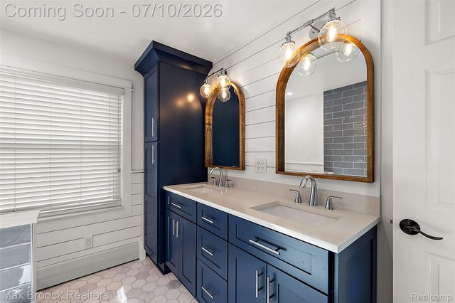 139 Wimbleton Drive, Birmingham, MI 48009