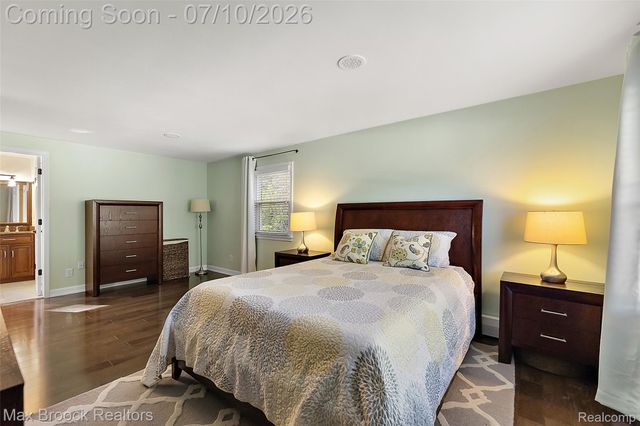 139 Wimbleton Drive, Birmingham, MI 48009
