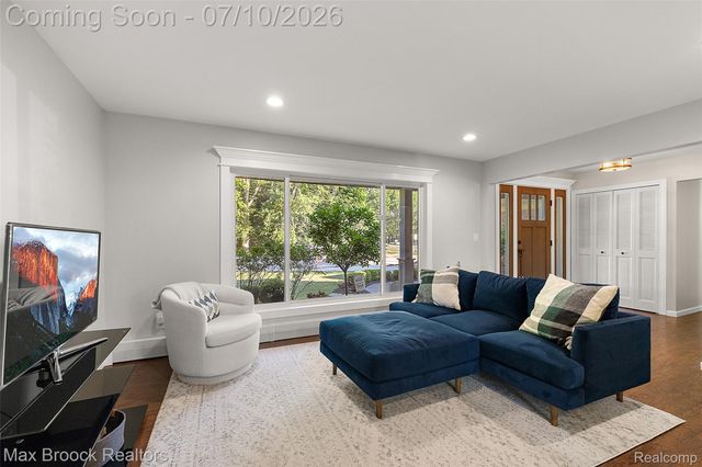 139 Wimbleton Drive, Birmingham, MI 48009