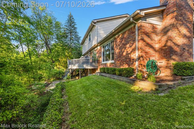 139 Wimbleton Drive, Birmingham, MI 48009