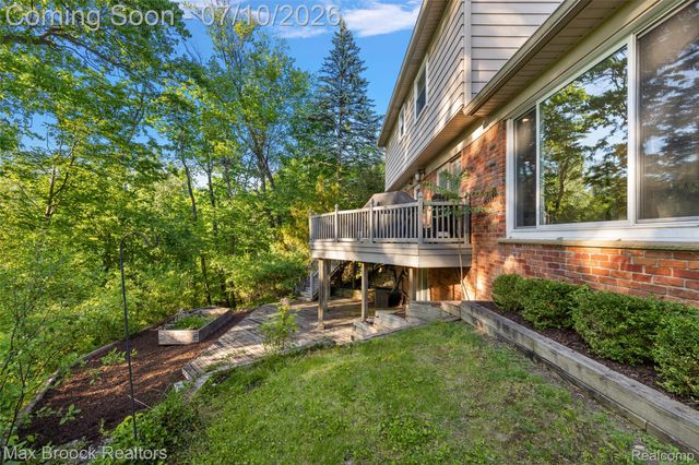 139 Wimbleton Drive, Birmingham, MI 48009