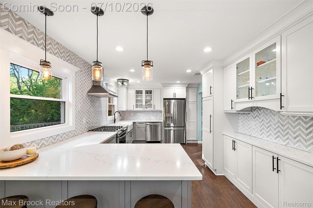 139 Wimbleton Drive, Birmingham, MI 48009