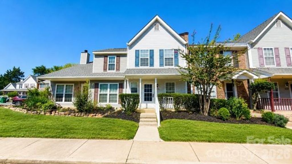 8275 Golf Ridge Drive, Charlotte, NC 28277