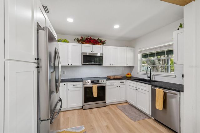 4636 W BAY COURT AVENUE, Tampa, FL 33611