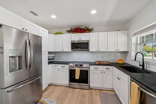 4636 W BAY COURT AVENUE, Tampa, FL 33611