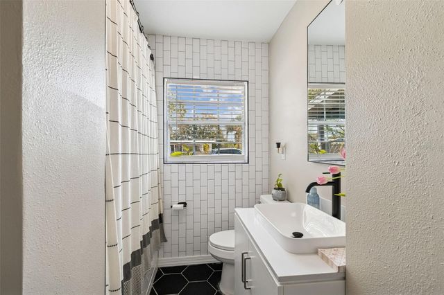 4636 W BAY COURT AVENUE, Tampa, FL 33611