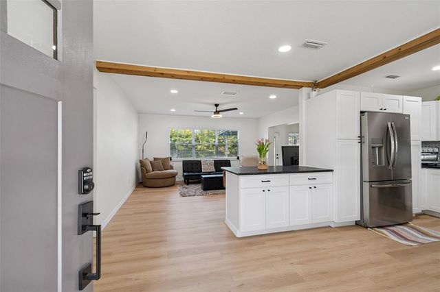 4636 W BAY COURT AVENUE, Tampa, FL 33611