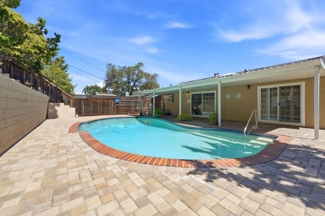 2460 Edith Avenue, Redwood City, CA 94061