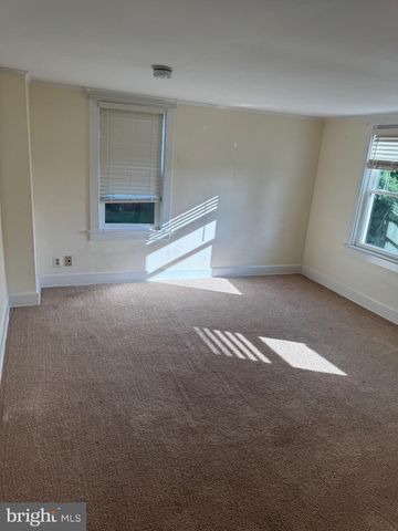 446 W BROAD ST, Burlington, NJ 08016