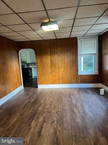 446 W BROAD ST, Burlington, NJ 08016