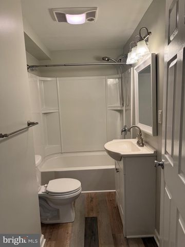 446 W BROAD ST, Burlington, NJ 08016