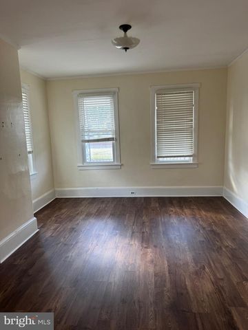 446 W BROAD ST, Burlington, NJ 08016