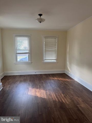 446 W BROAD ST, Burlington, NJ 08016