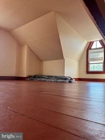 446 W BROAD ST, Burlington, NJ 08016