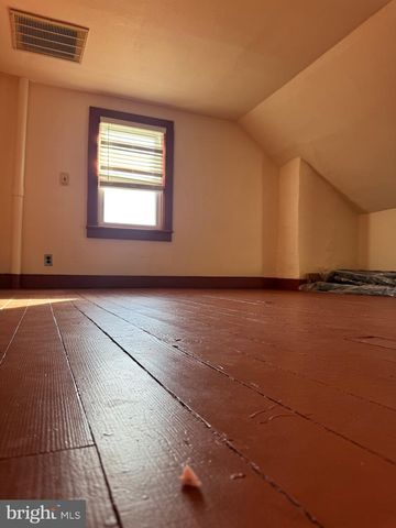 446 W BROAD ST, Burlington, NJ 08016
