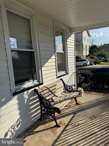 446 W BROAD ST, Burlington, NJ 08016