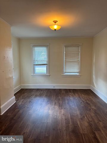 446 W BROAD ST, Burlington, NJ 08016