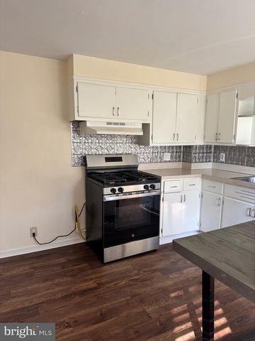 446 W BROAD ST, Burlington, NJ 08016