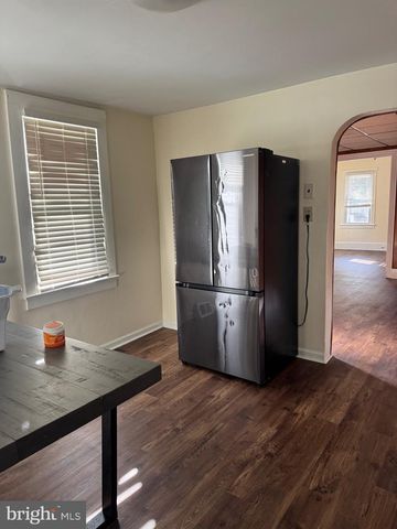 446 W BROAD ST, Burlington, NJ 08016