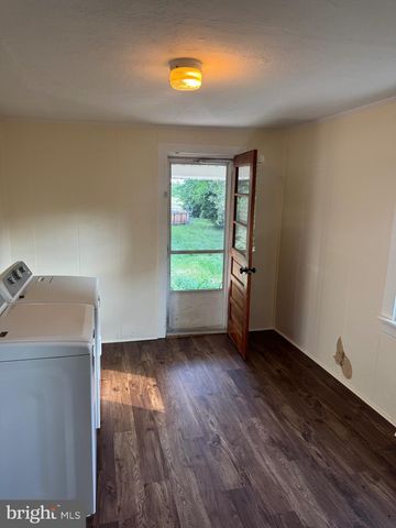 446 W BROAD ST, Burlington, NJ 08016