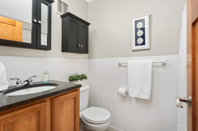 2700 W 44th Street 401, Minneapolis, MN 55410