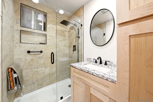 6020 Streamview Dr, La Mesa, CA 92115