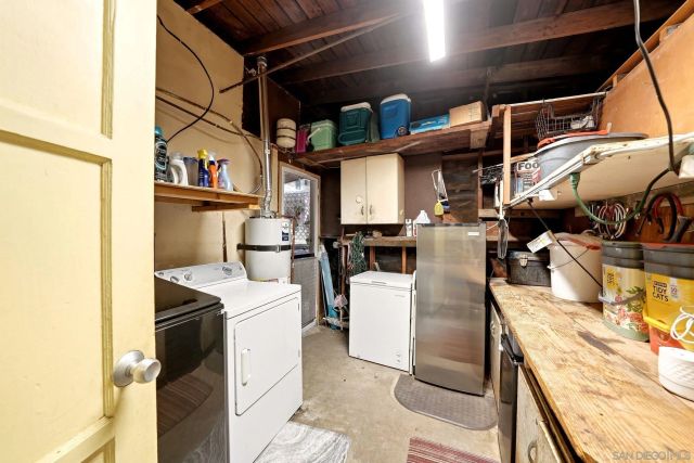 6020 Streamview Dr, La Mesa, CA 92115