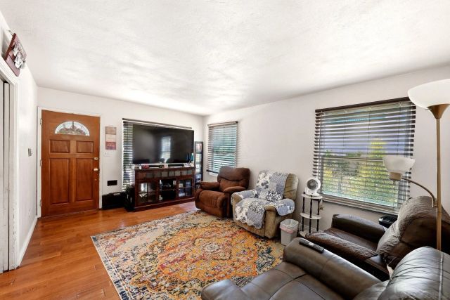 6020 Streamview Dr, La Mesa, CA 92115