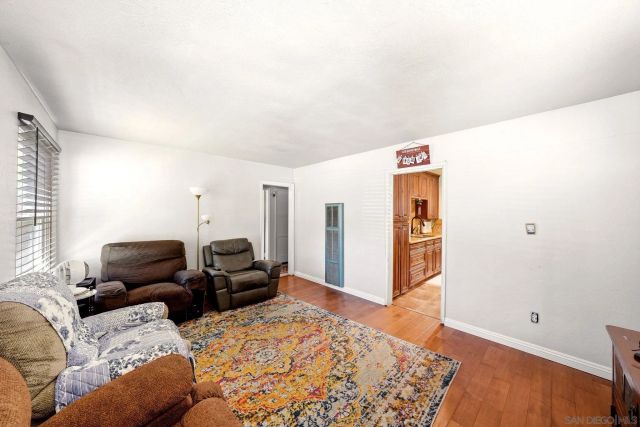 6020 Streamview Dr, La Mesa, CA 92115