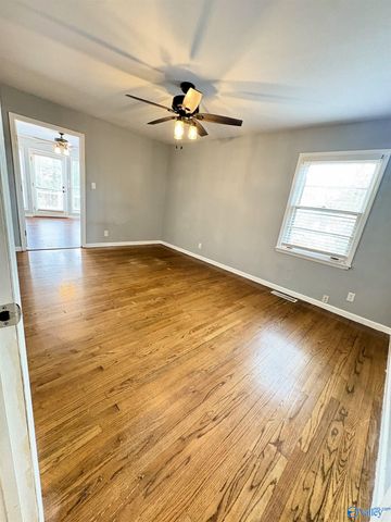 2117 Mythewood Drive SW, Huntsville, AL 35803