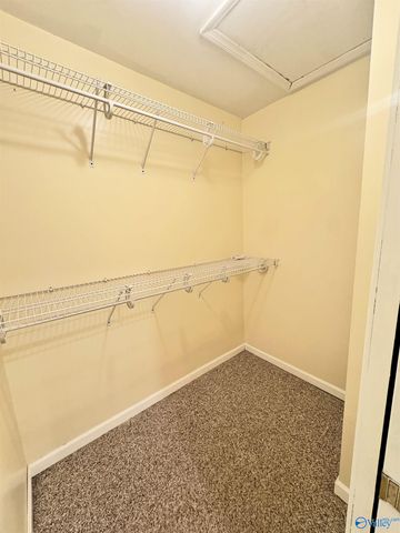 2117 Mythewood Drive SW, Huntsville, AL 35803