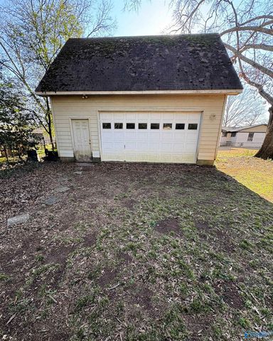 2117 Mythewood Drive SW, Huntsville, AL 35803