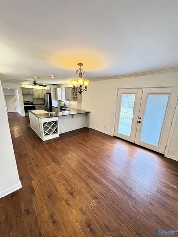 2117 Mythewood Drive SW, Huntsville, AL 35803