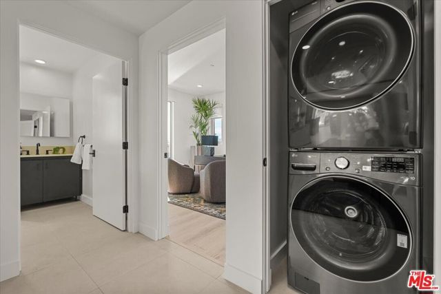 1257 N Sweetzer Avenue 403, West Hollywood, CA 90069