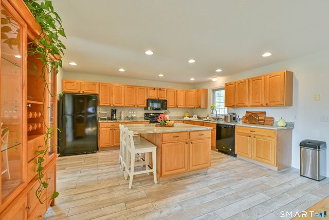 863 Route 198, Woodstock, CT 06281