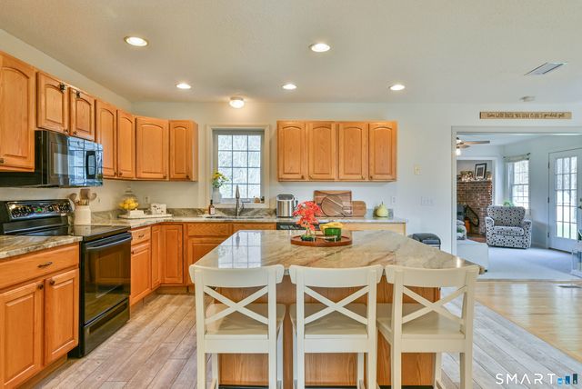 863 Route 198, Woodstock, CT 06281