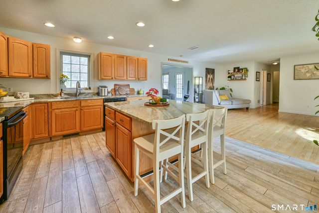 863 Route 198, Woodstock, CT 06281