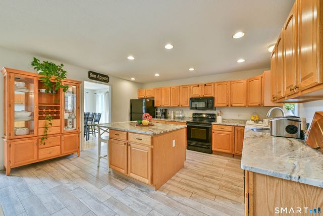 863 Route 198, Woodstock, CT 06281