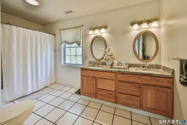 863 Route 198, Woodstock, CT 06281