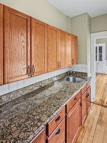 41 Everard St 3, Worcester, MA 01605